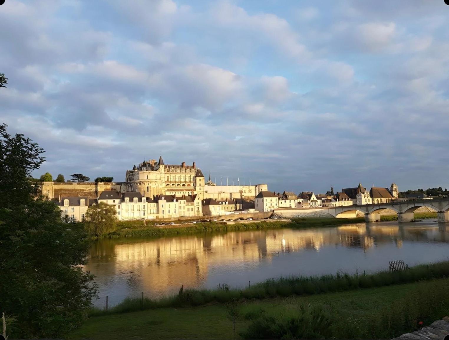 Hotel Aux Ecuries Du Signe Amboise Exterior foto
